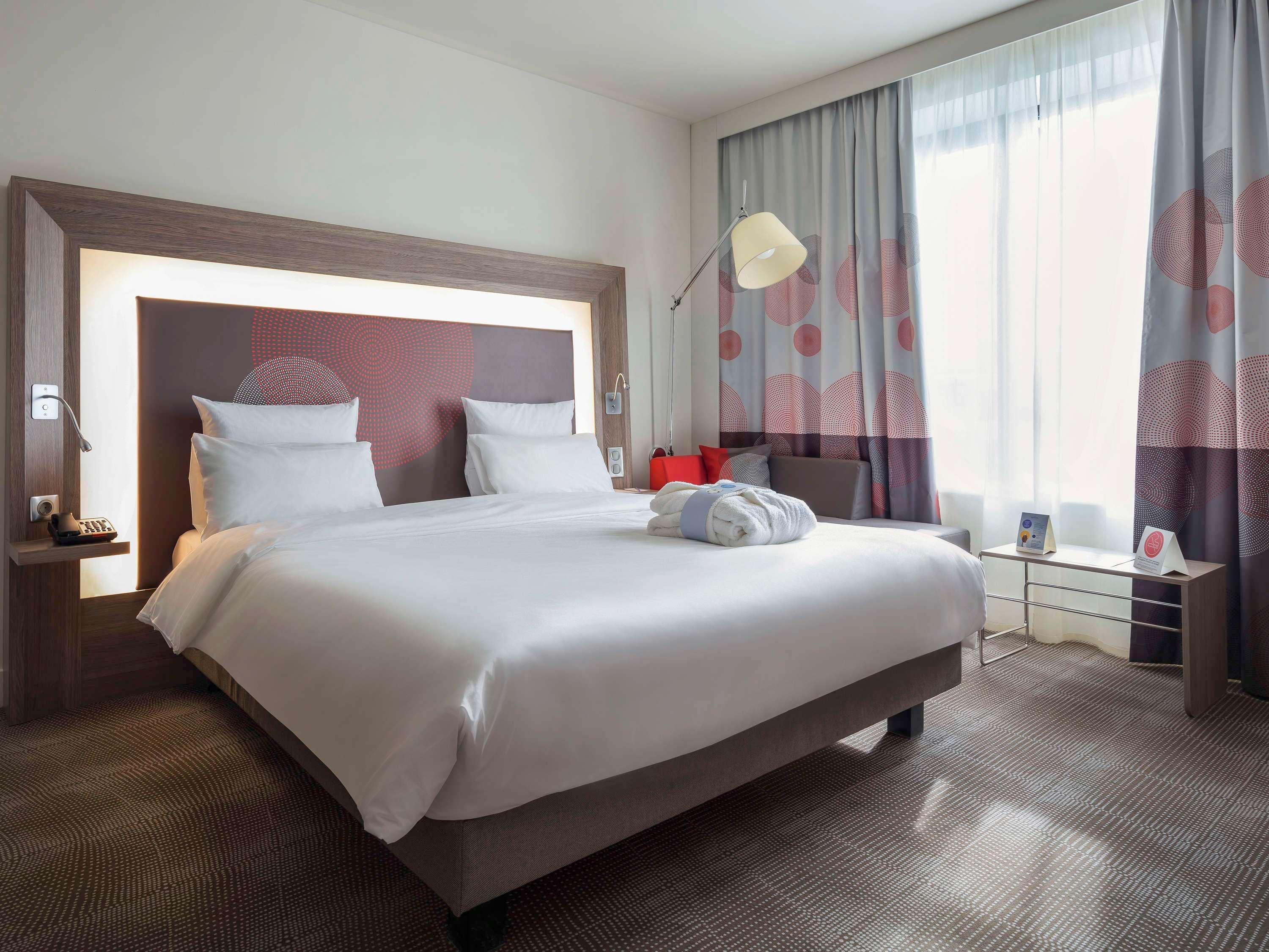 Novotel Almaty City Center Ngoại thất bức ảnh