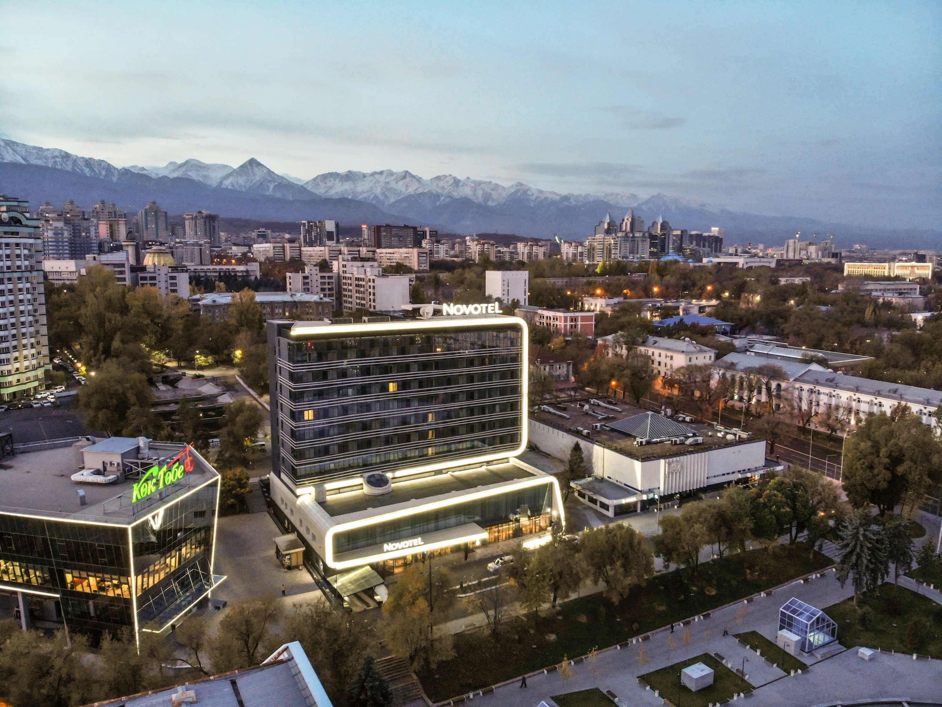 Novotel Almaty City Center Ngoại thất bức ảnh
