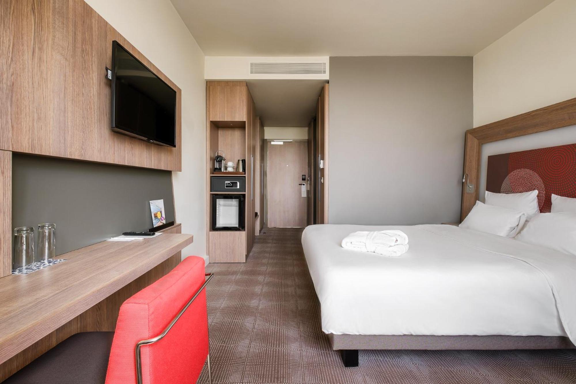 Novotel Almaty City Center Ngoại thất bức ảnh
