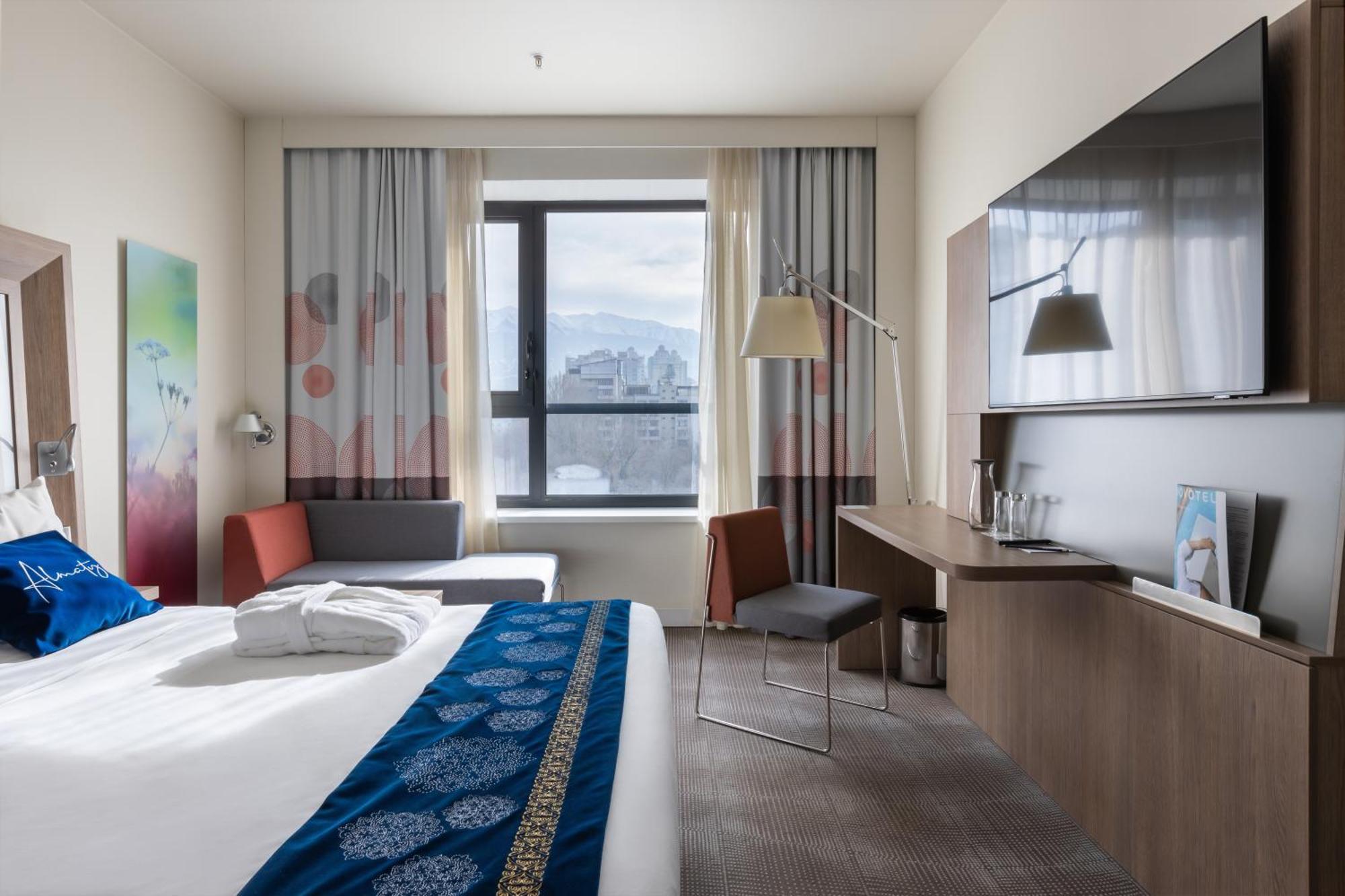 Novotel Almaty City Center Ngoại thất bức ảnh