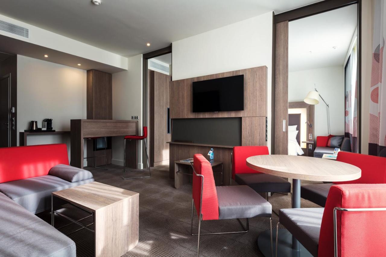 Novotel Almaty City Center Ngoại thất bức ảnh