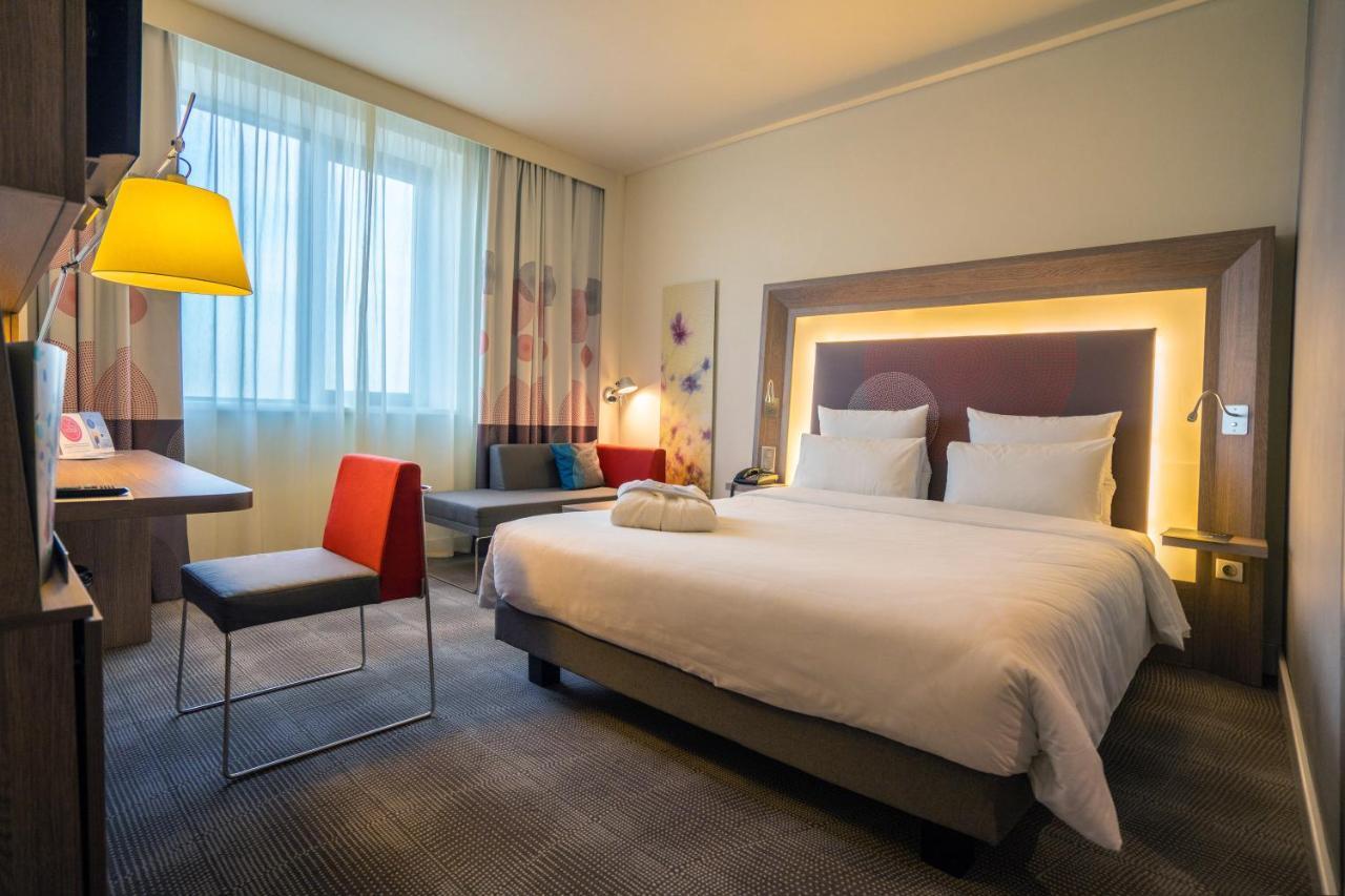 Novotel Almaty City Center Ngoại thất bức ảnh