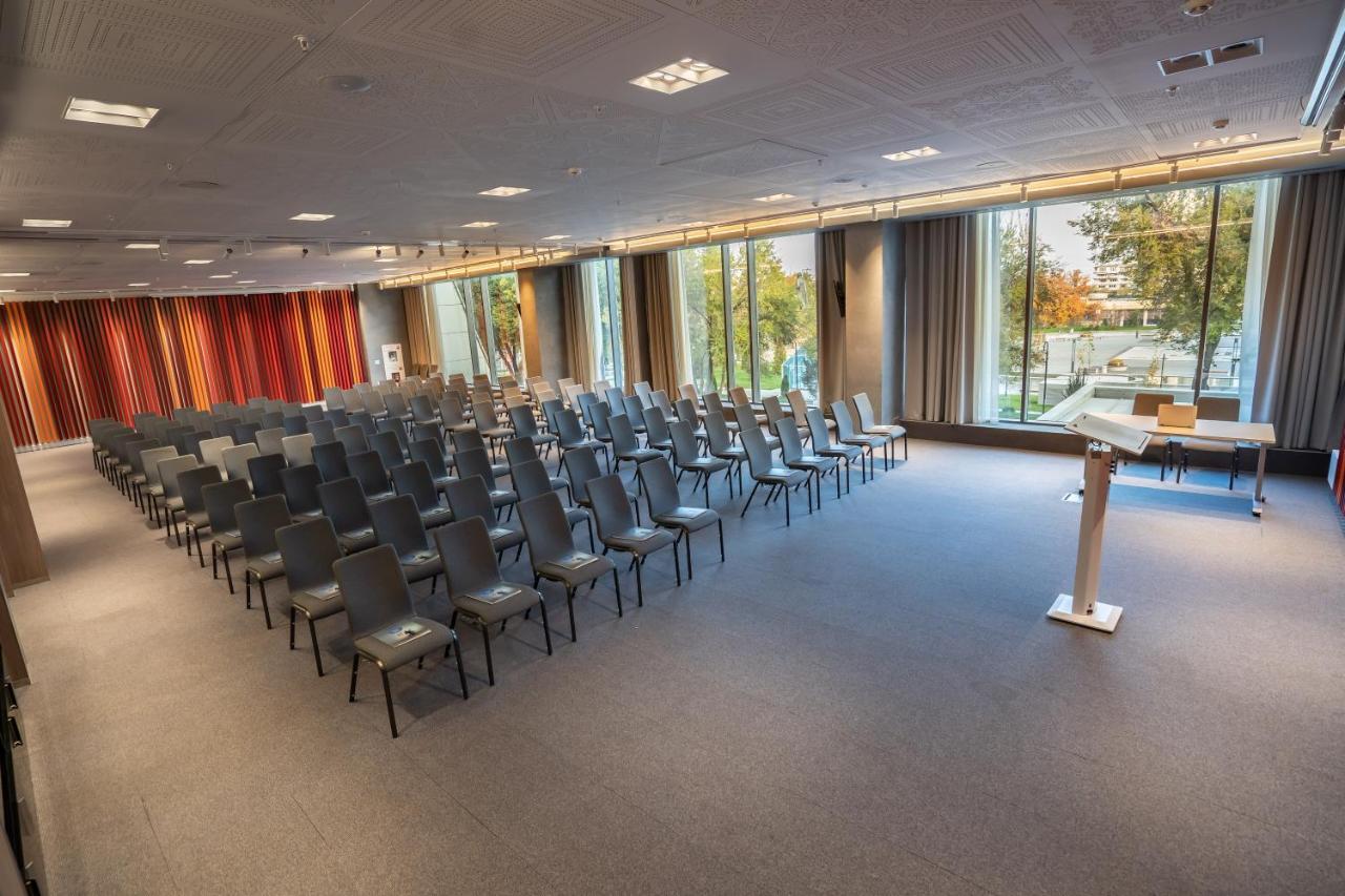 Novotel Almaty City Center Ngoại thất bức ảnh
